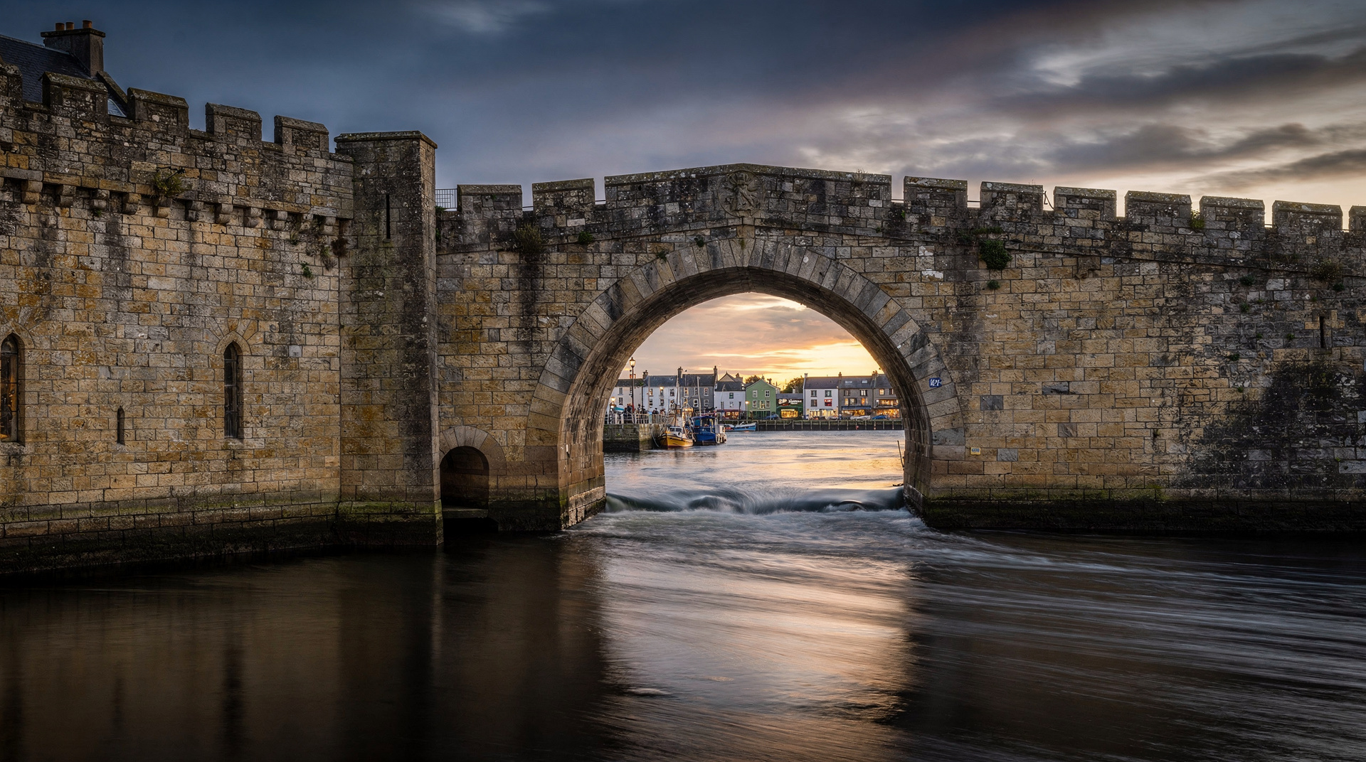 From Dublin: Kylemore Abbey, Connemara, Killary Fjord & Galway