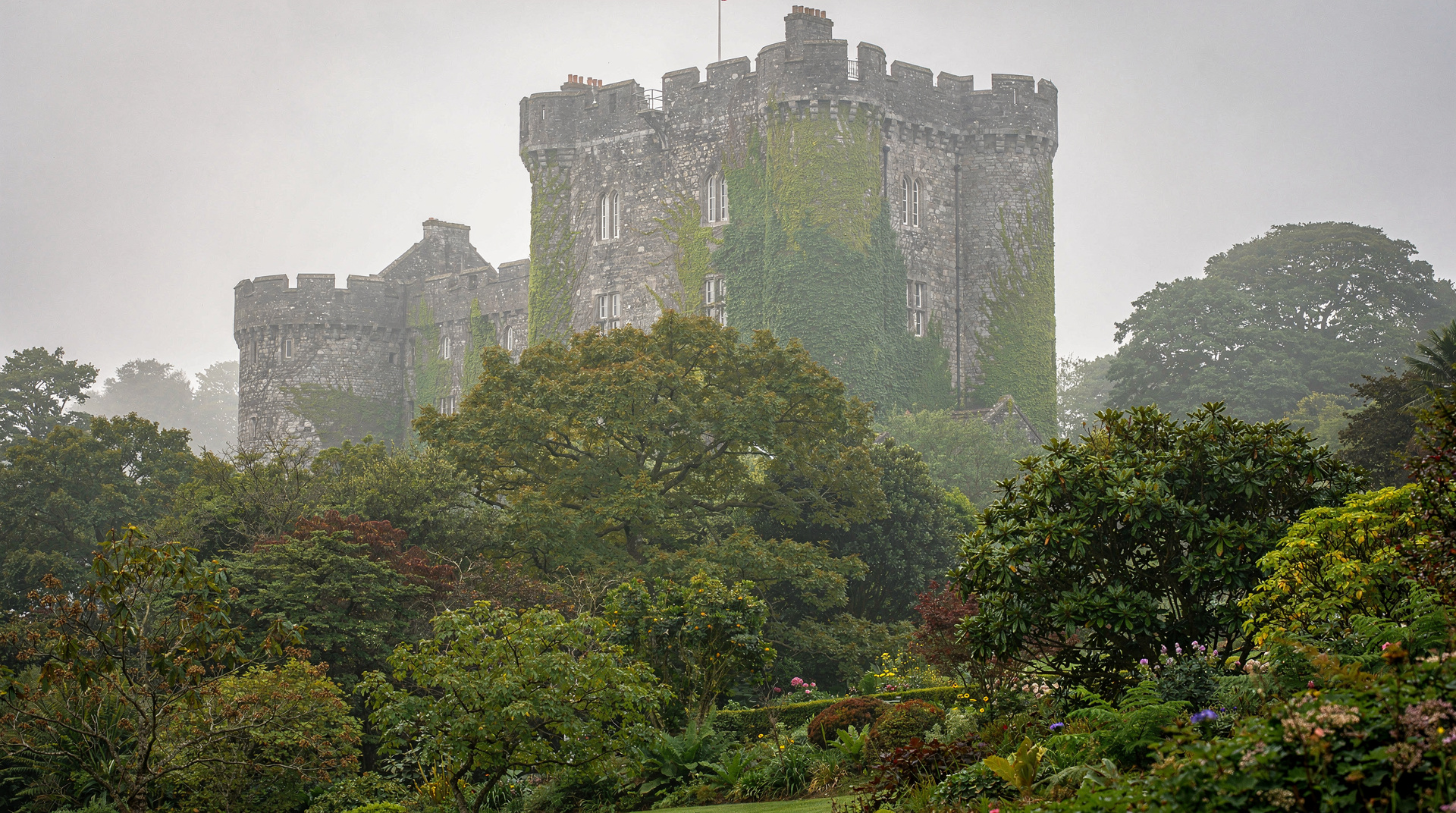 Cork and Blarney Castle day trip guide — Plan a Cork and Blarney Castle day trip from Dublin — round-trip duration (13h),