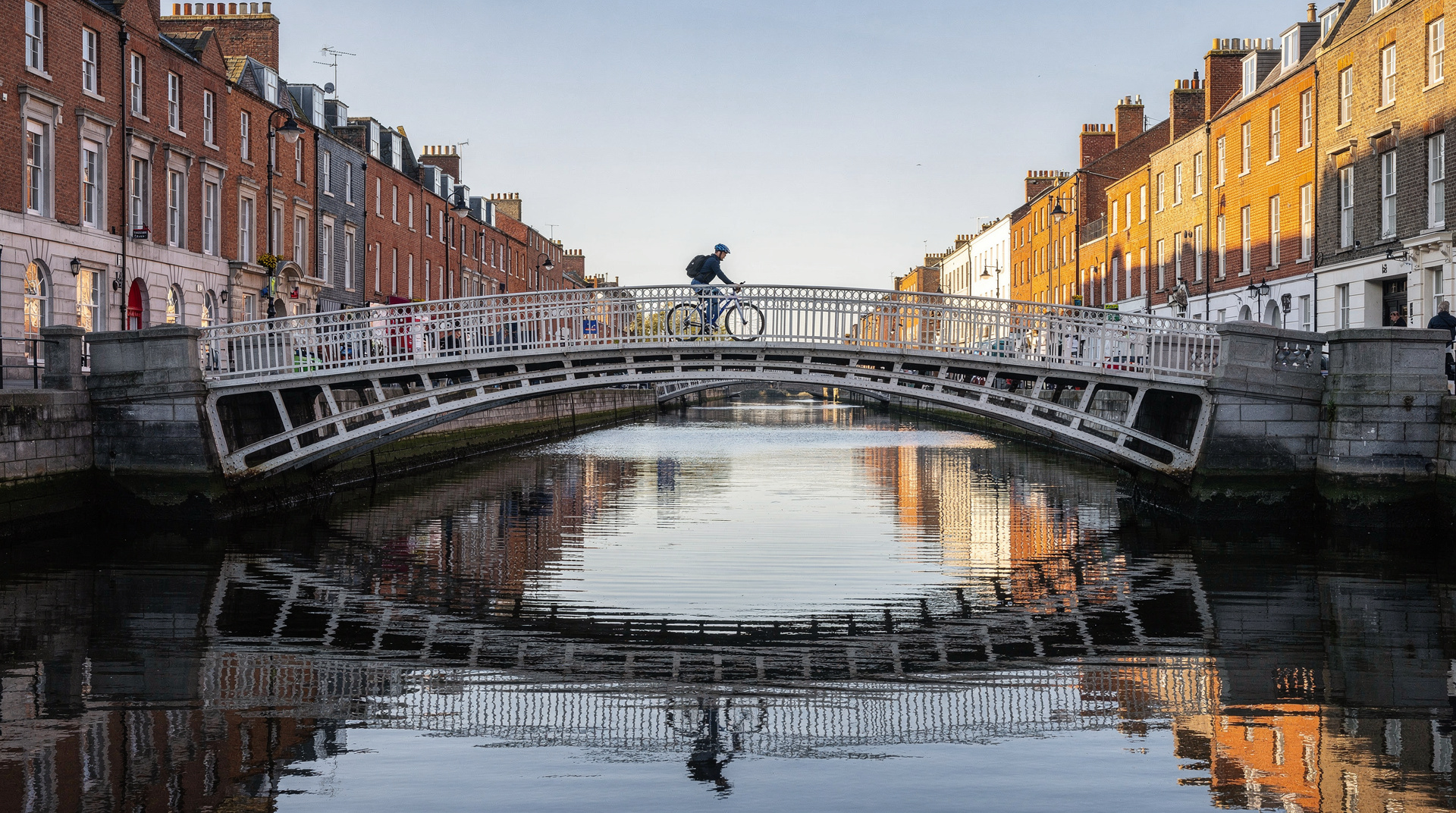Ireland entry checker — Check entry rules for the Republic of Ireland and UK ETA requirements for Northe