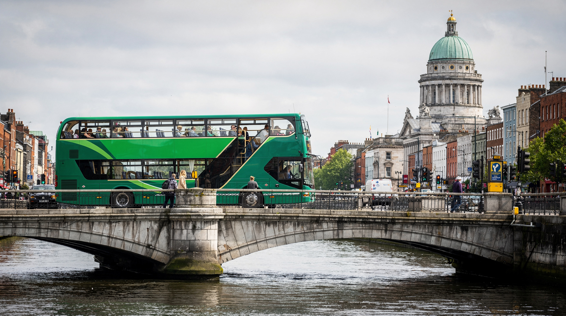 Hop-on hop-off bus Dublin: which one is best? — Dublin hop-on hop-off bus compared: Big Bus vs City Sightseeing vs green bus. Ro