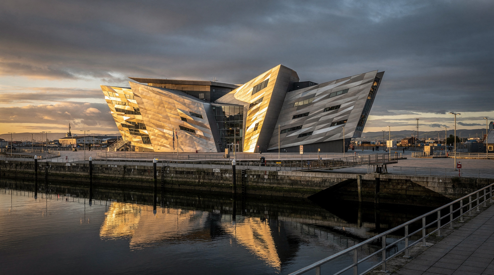 Belfast and Titanic day tour from Dublin: comparing the main options — Compare Belfast and Titanic day tours from Dublin: standard day tour, full-day T